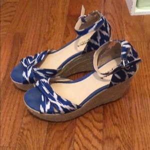 BOGO Blue and white wedges